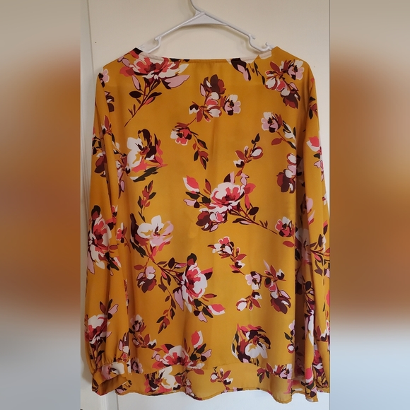 Yellow floral blouse - Picture 3 of 3